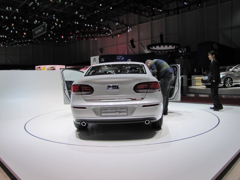 qoros3sedan6.jpg