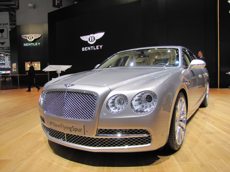 bentleyflyingspur13.jpg