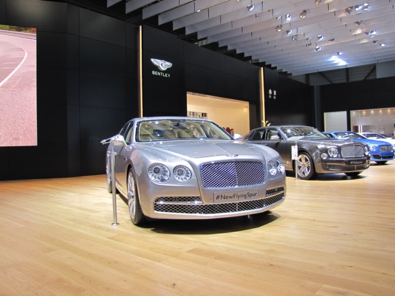 bentleyflyingspur15.jpg