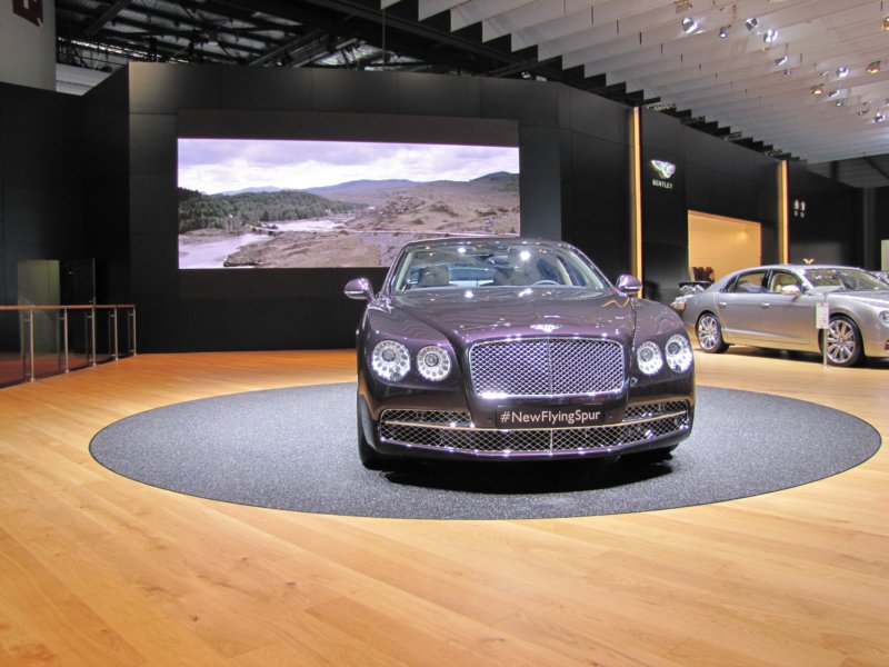 bentleyflyingspur2.jpg