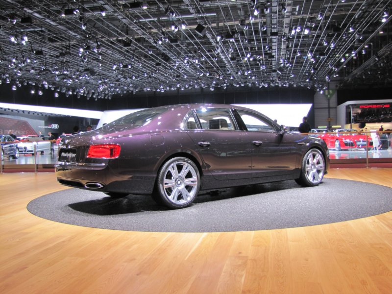 bentleyflyingspur7.jpg