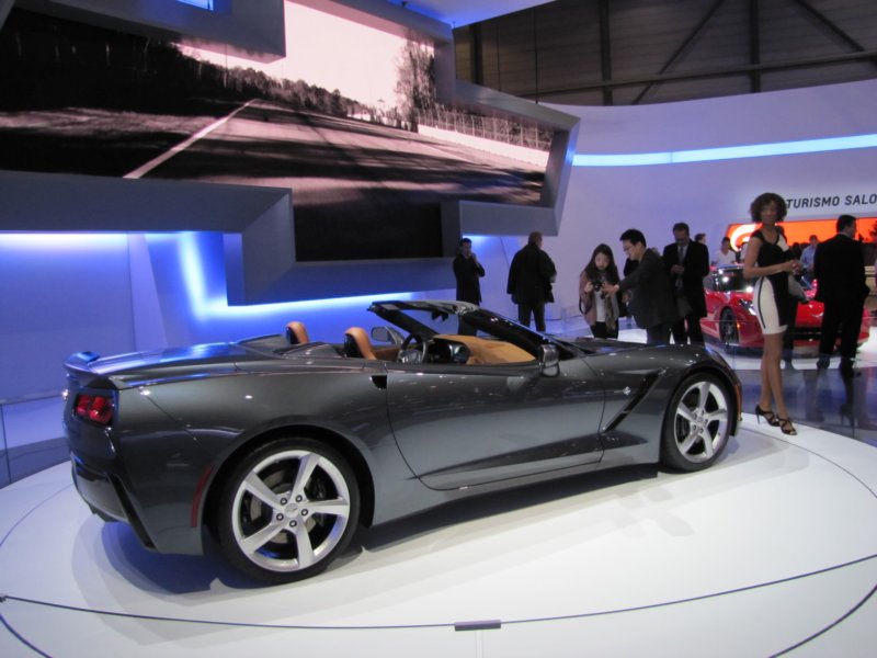 chevroletcorvettestingrayconvertible32.jpg
