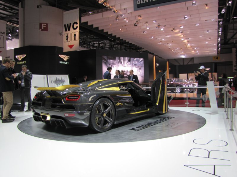 koenigseggagerashundra40.jpg