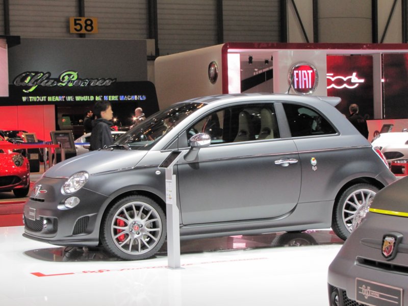 abarth695blackdiamondfuoriserie.jpg