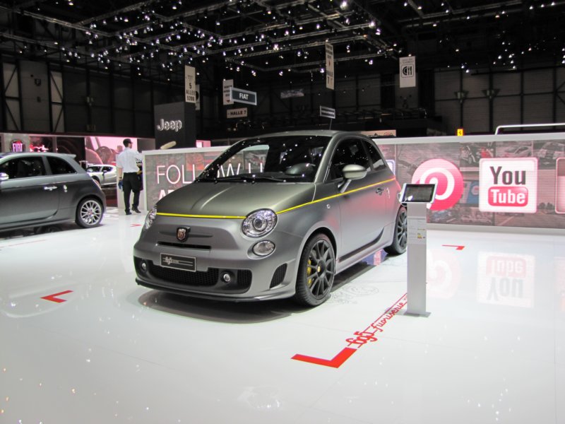 abarth695hypefuoriserie4.jpg
