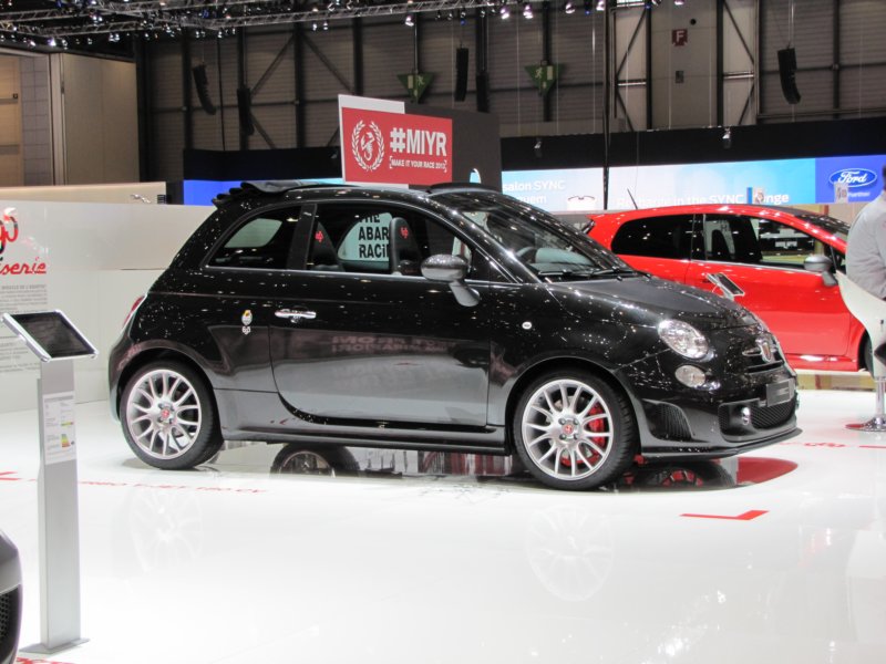abarth695scorpionefuoriserie.jpg