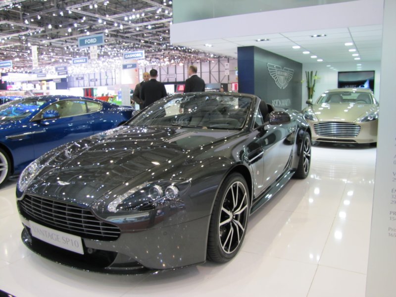 astonmartinv8vantagesroadstersp104.jpg