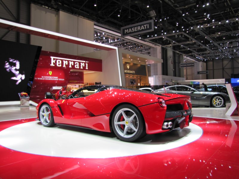 ferrarilaferrari18.jpg