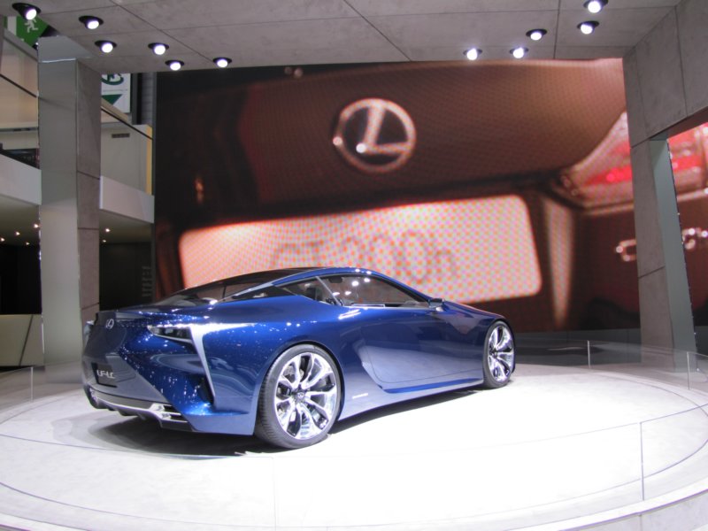 lexuslflc26.jpg
