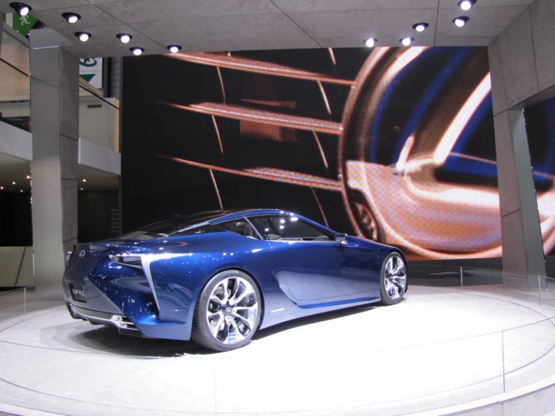 lexuslflc27.jpg