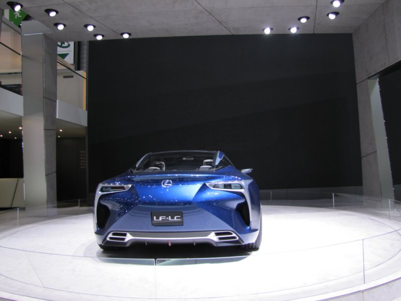 lexuslflc37.jpg