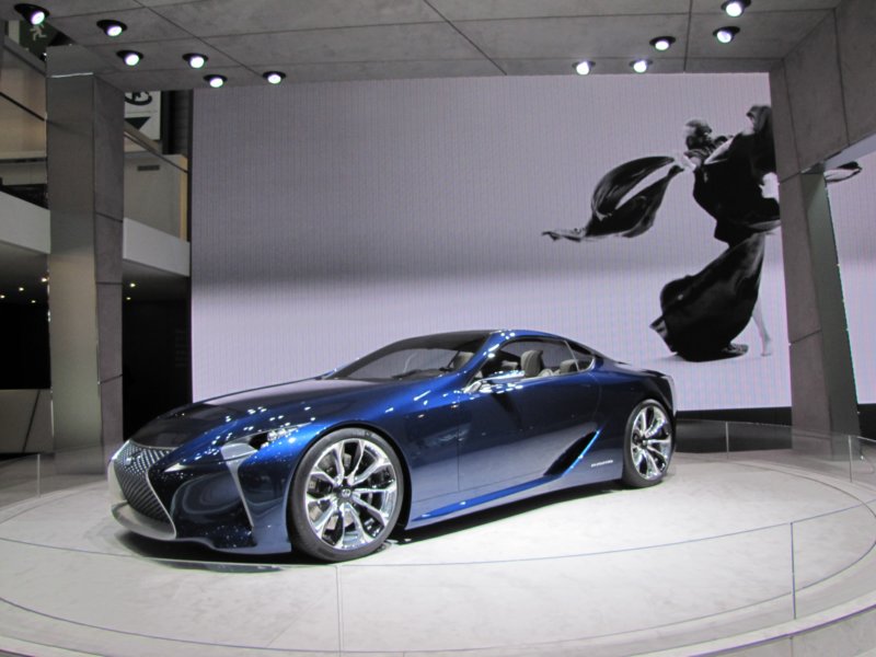 lexuslflc68.jpg