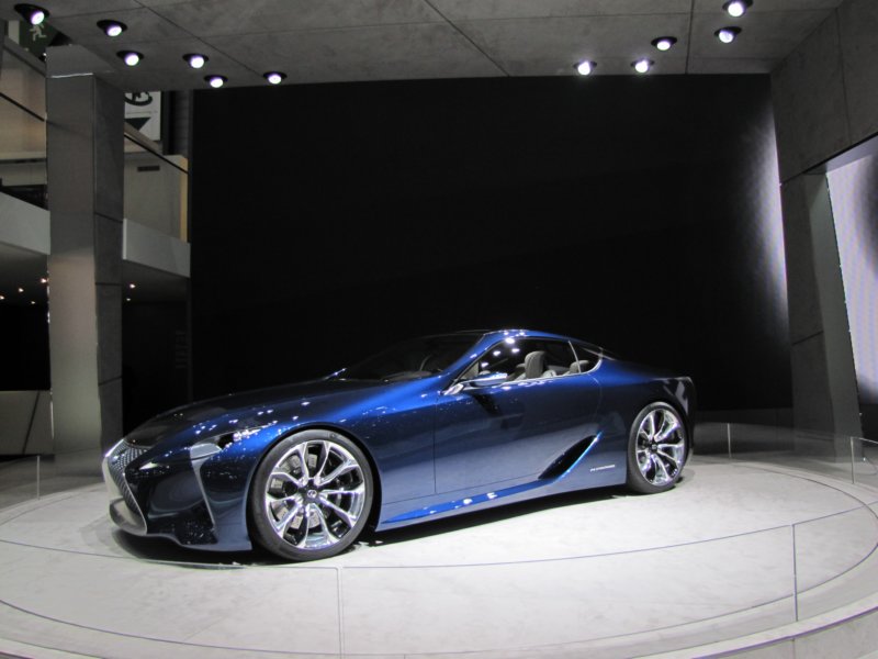 lexuslflc75.jpg
