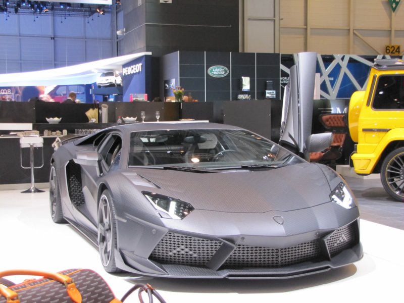 mansorycarbonadolamborghiniaventador.jpg