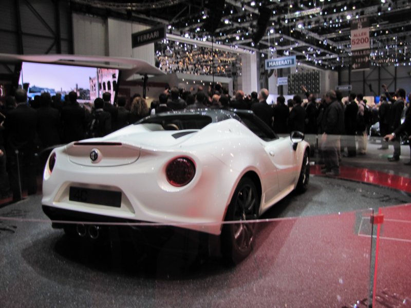 alfaromeo4cspider23.jpg