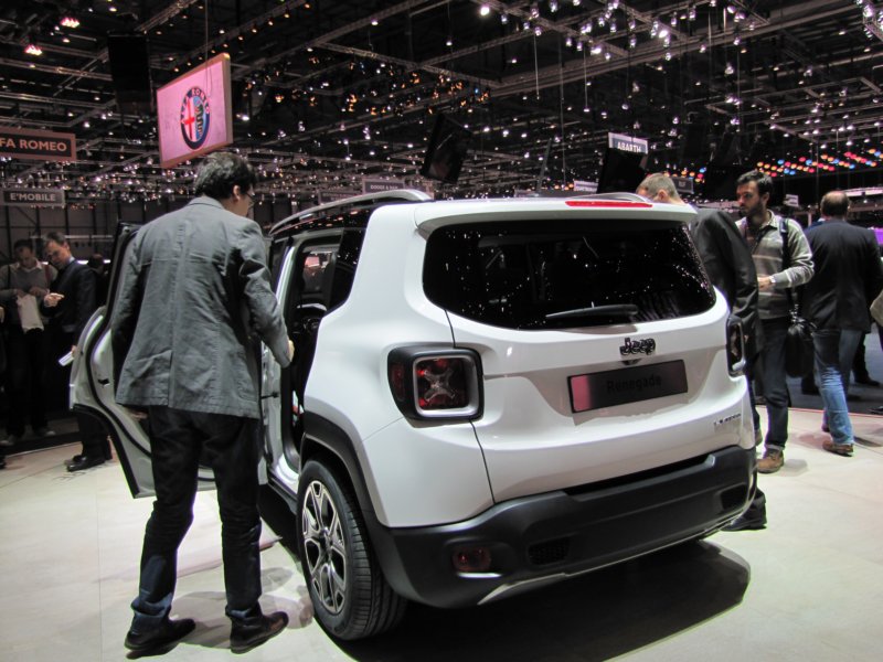 jeeprenegade11.jpg