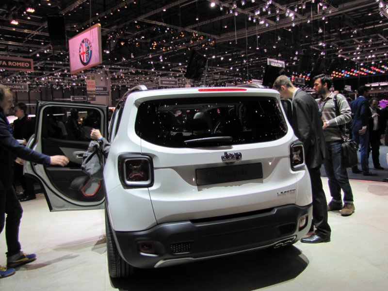 jeeprenegade13.jpg