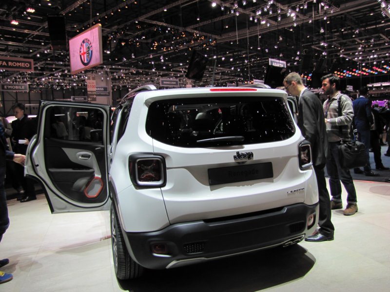 jeeprenegade14.jpg