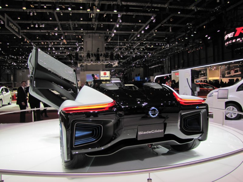 nissanbladeglider34.jpg