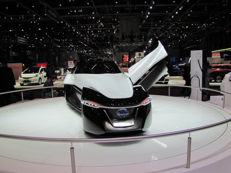 nissanbladeglider48.jpg