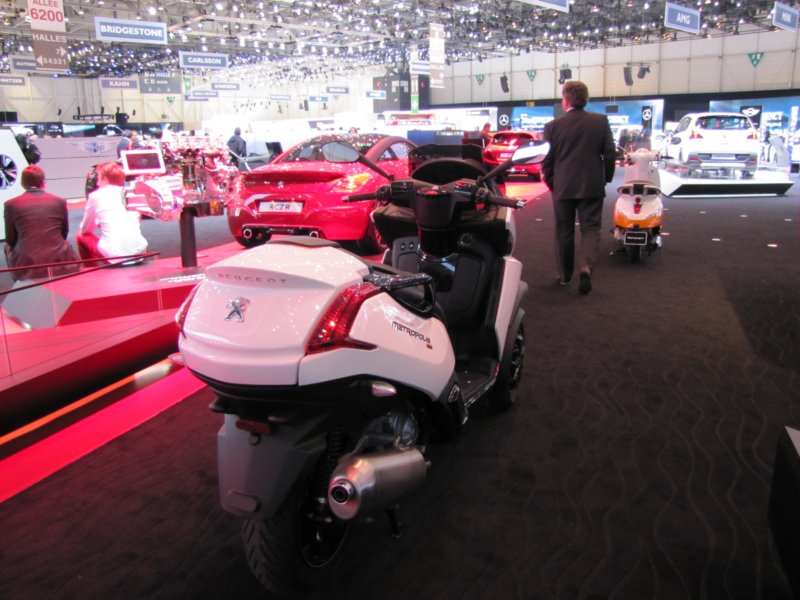 peugeotmtropolis2.jpg