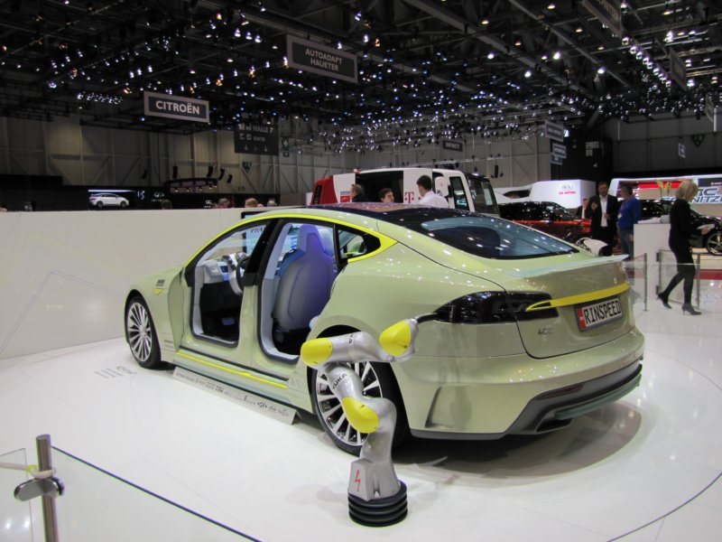 rinspeedxchange47.jpg