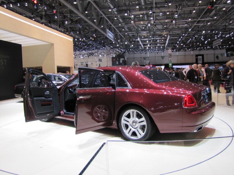 rollsroyceghostseriesii26.jpg