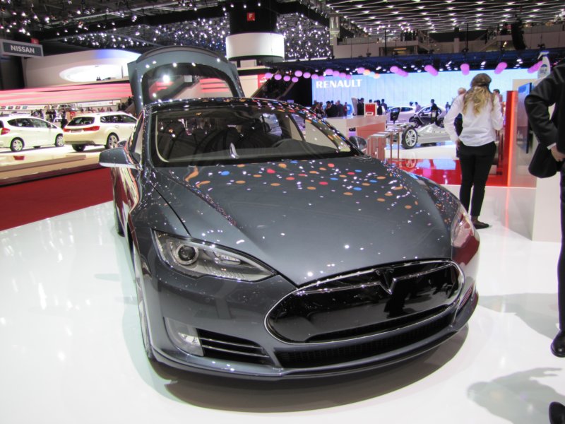 teslamodels3.jpg