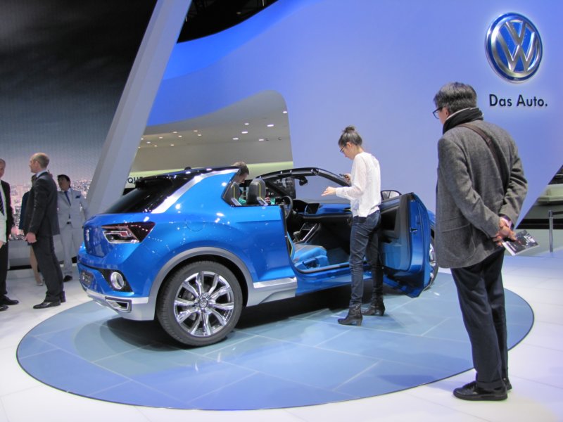 volkswagentroc15.jpg