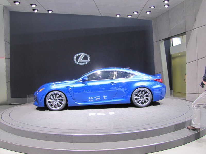 lexusrcf37.jpg