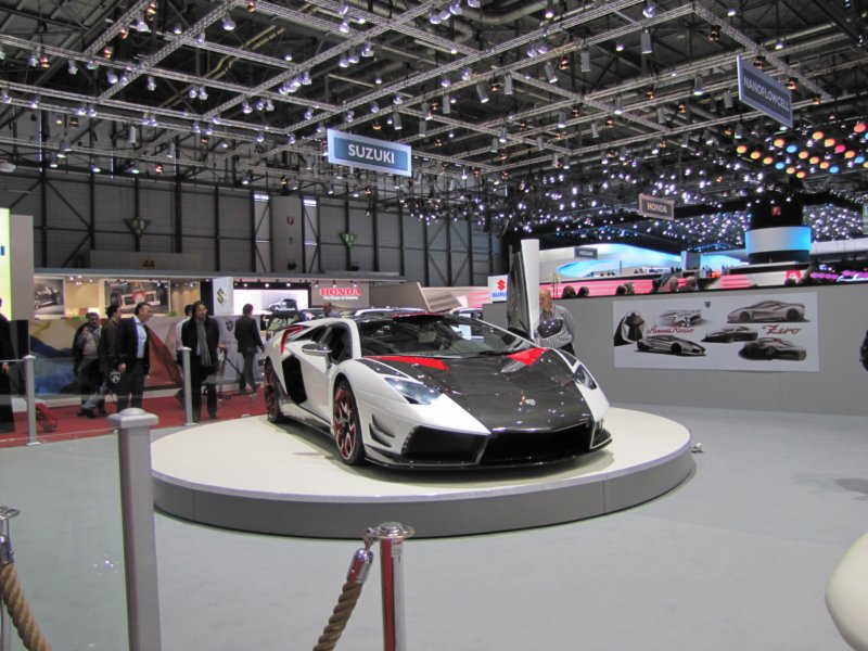 nimrodavantirossolamborghiniaventador14.jpg