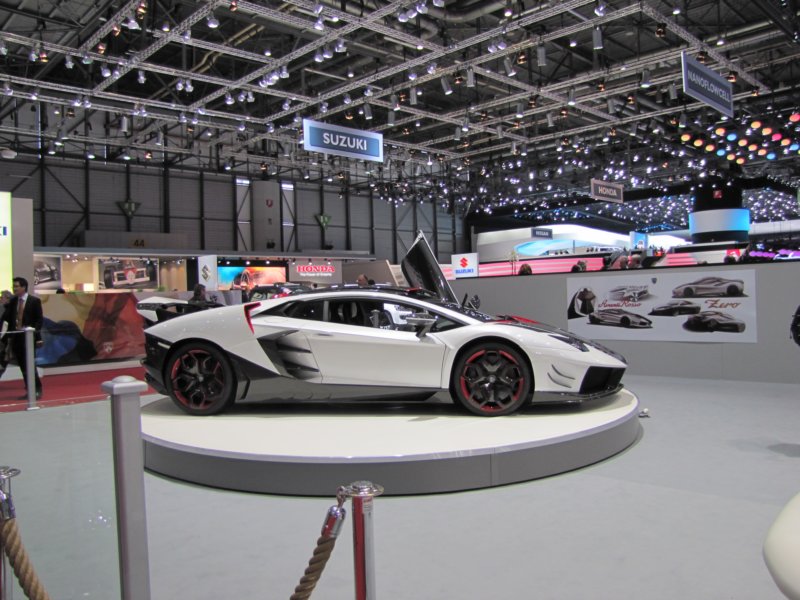 nimrodavantirossolamborghiniaventador16.jpg