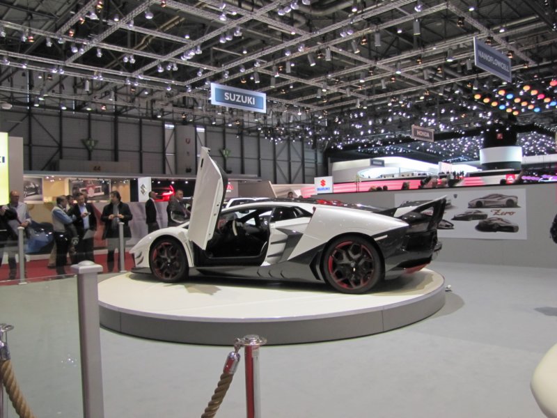 nimrodavantirossolamborghiniaventador3.jpg