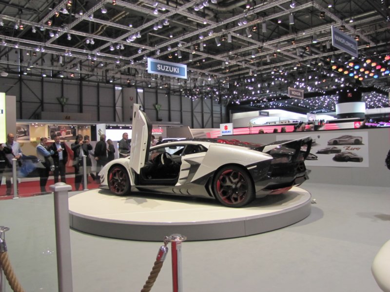 nimrodavantirossolamborghiniaventador7.jpg