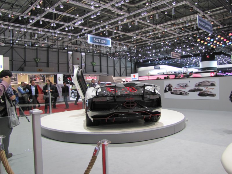 nimrodavantirossolamborghiniaventador8.jpg