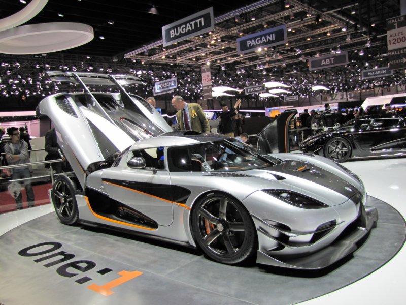 koenigseggone17.jpg
