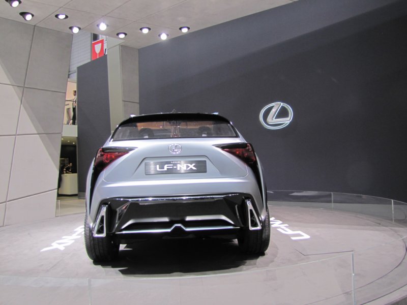 lexuslfnx17.jpg