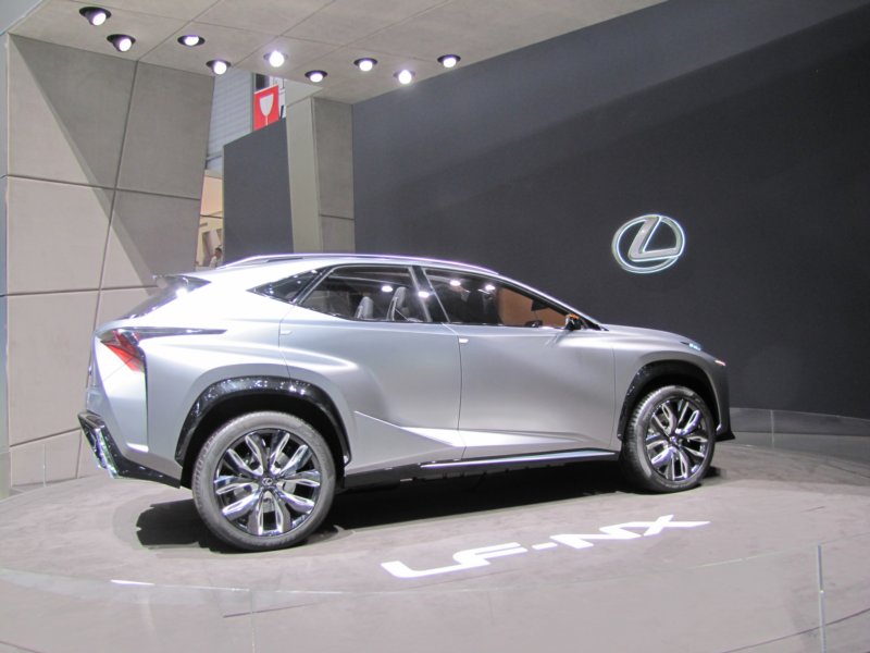 lexuslfnx27.jpg