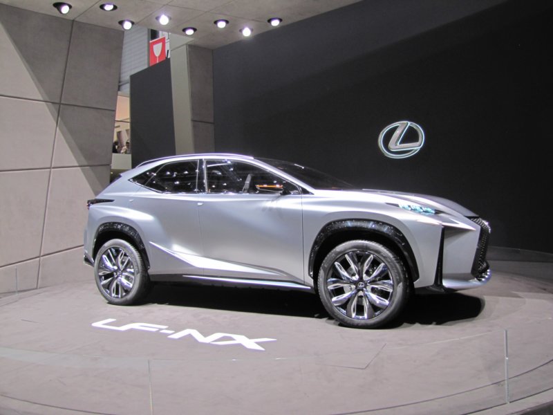 lexuslfnx35.jpg