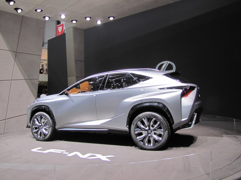 lexuslfnx6.jpg
