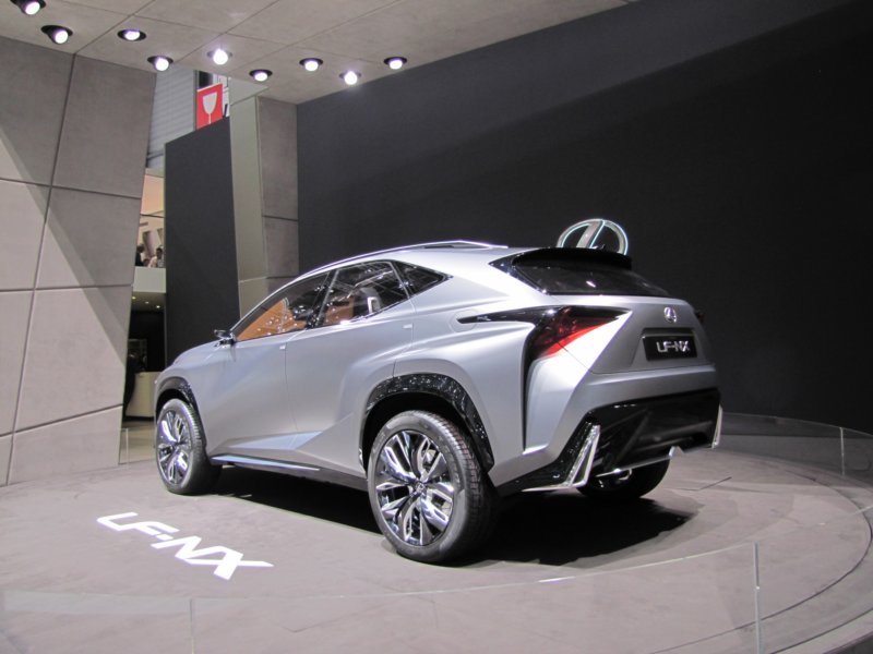 lexuslfnx8.jpg