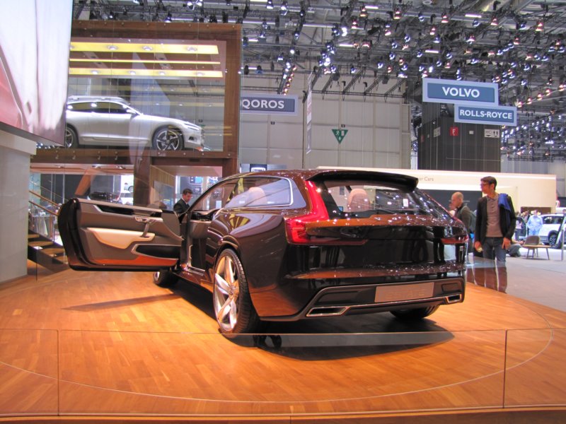 volvoconceptestate21.jpg