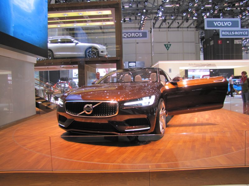 volvoconceptestate40.jpg