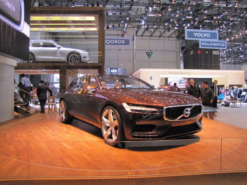 volvoconceptestate60.jpg