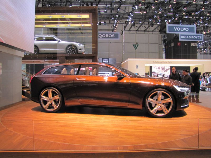 volvoconceptestate78.jpg