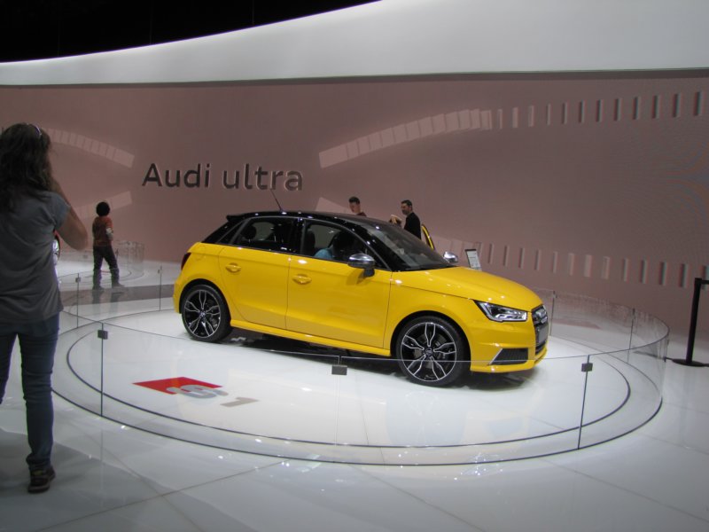 audis1sportback34.jpg