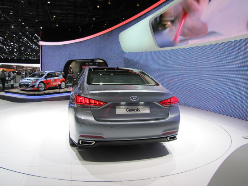 hyundaigenesis14.jpg