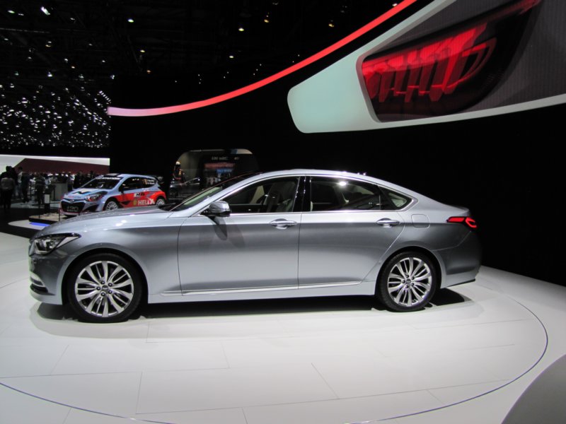 hyundaigenesis38.jpg