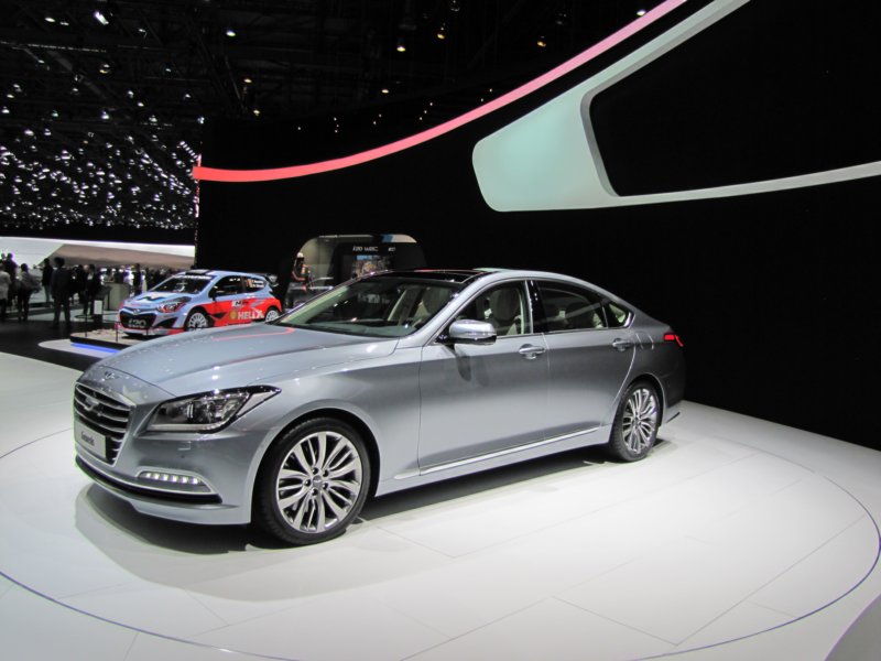 hyundaigenesis40.jpg