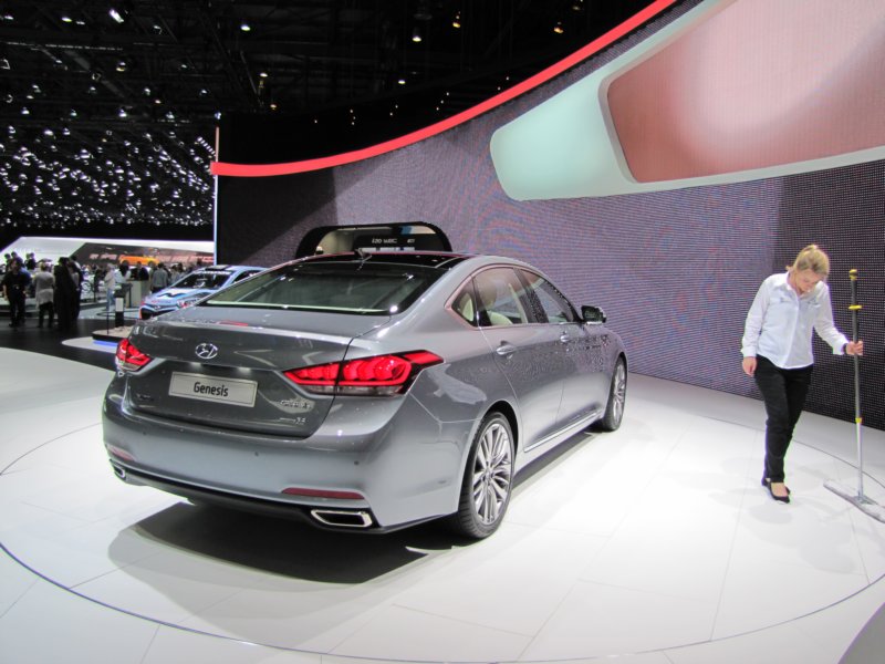 hyundaigenesis68.jpg
